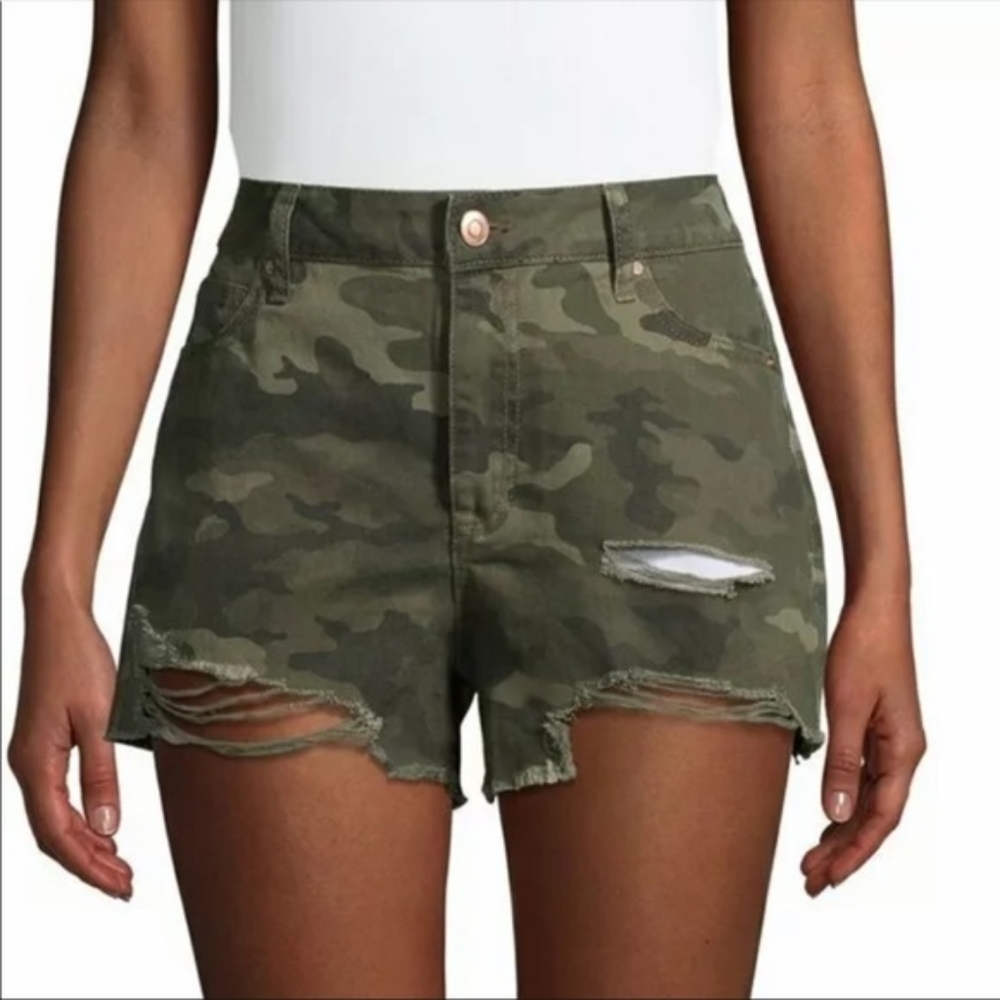 NOBO Camo Green Women's Shorts Cut Off Disttressed Size 7 Summer Spring